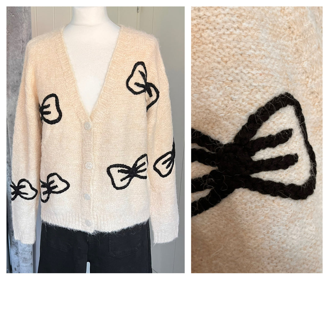 Bowchic cardie - cream